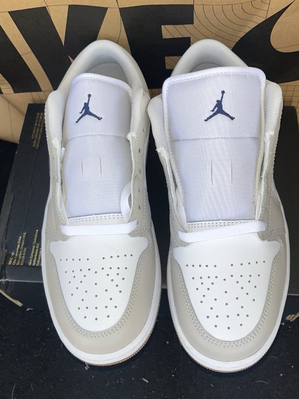 NEW Nike Air Jordan 1 Low White Midnight Navy 553558-146 Men's Size 11 - Picture 3 of 6